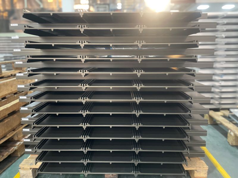 How does the anodizing process work ？